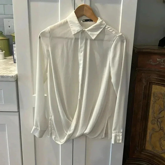 krisa Tops - Krisa White XS blouse - pre loved